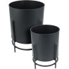 macetero-con-soporte-negro-pequeno